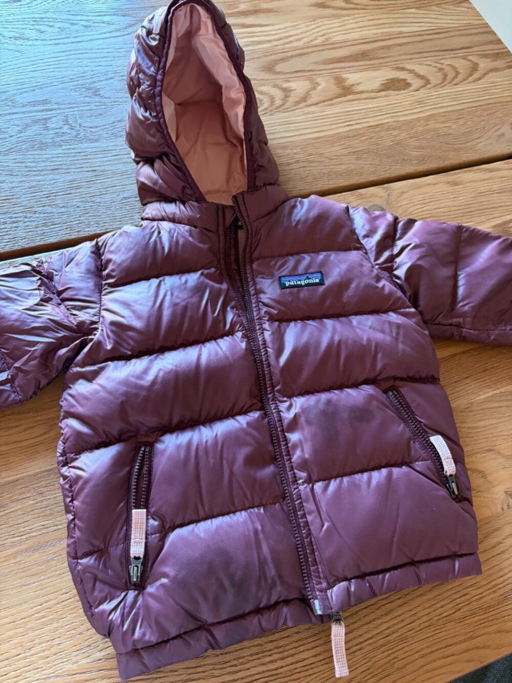 Patagonia Down Sweater Hoody 3T Girls Puffer Jackets Mauve